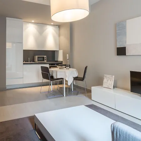 Four Stars Hotel apartamentowy 4*