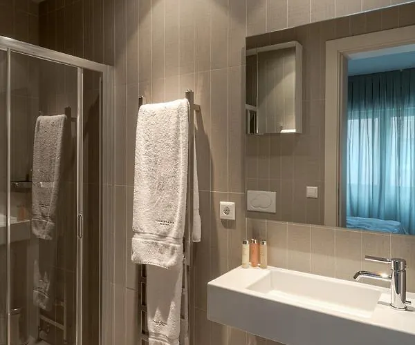 Four Stars Aparthotel